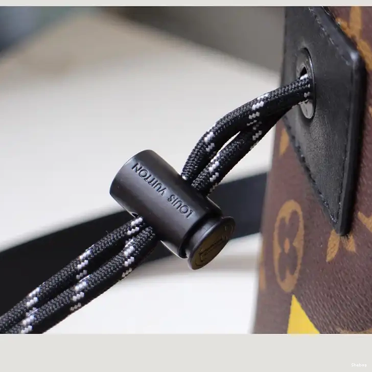 LV Bags 1906BL0068 0815